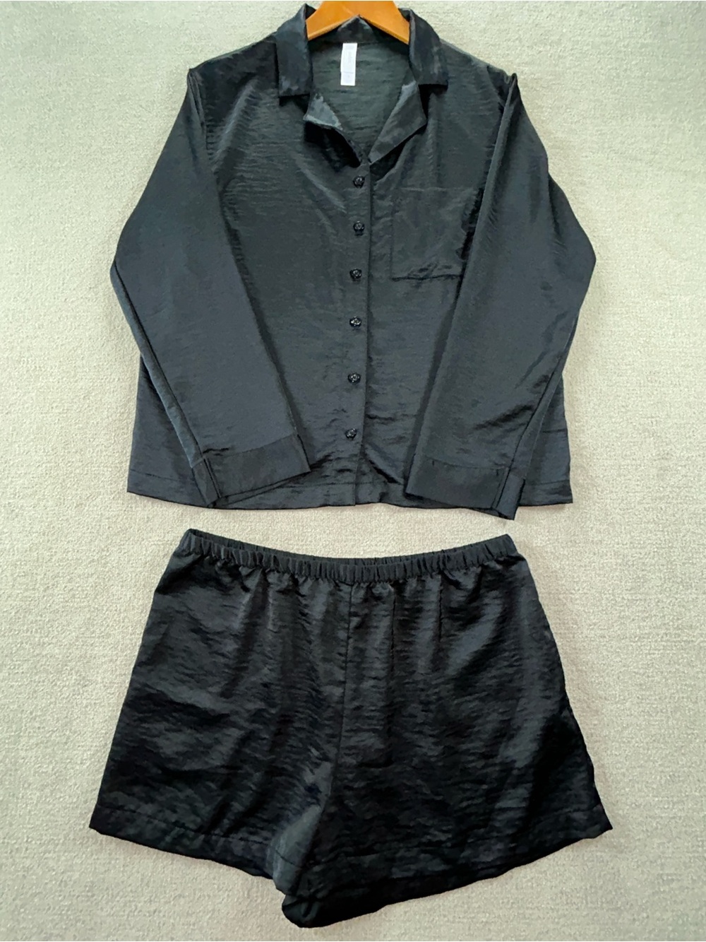 Auden Womens Black‎ Satin Pajama Set Long Sleeve Button Up Top and Shorts Size M - Picture 7 of 8